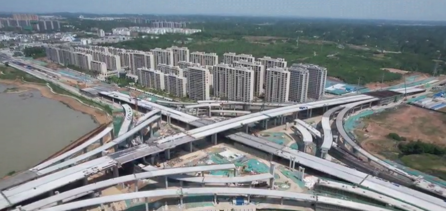 “五一”堅守不停工 項目建設“加速跑” 信陽市北環路快速化改造項目加快建設